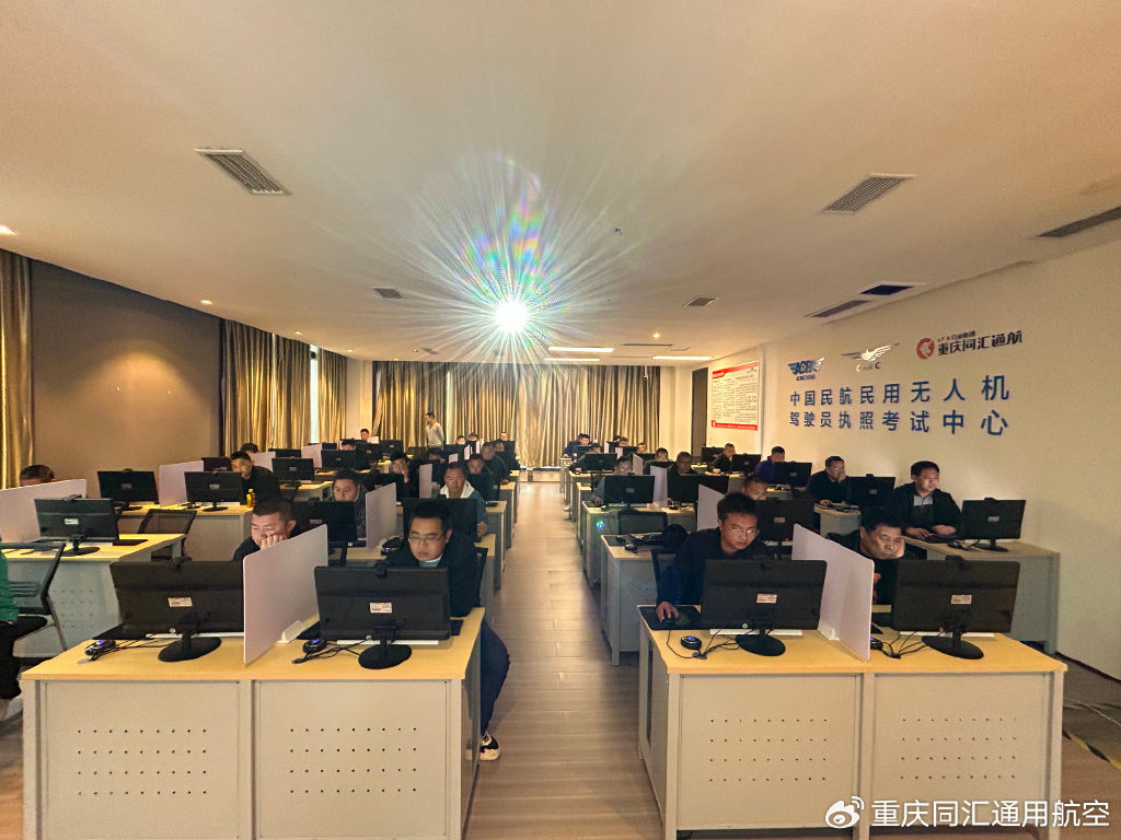 https://r.sinaimg.cn/large/article/028960a6974707d4ee17ae810b3b1268