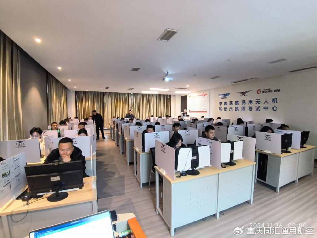 https://r.sinaimg.cn/large/article/ee67c24bc013357a1f264994ed529675